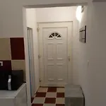 Zagreb Main Station Budget Apartment